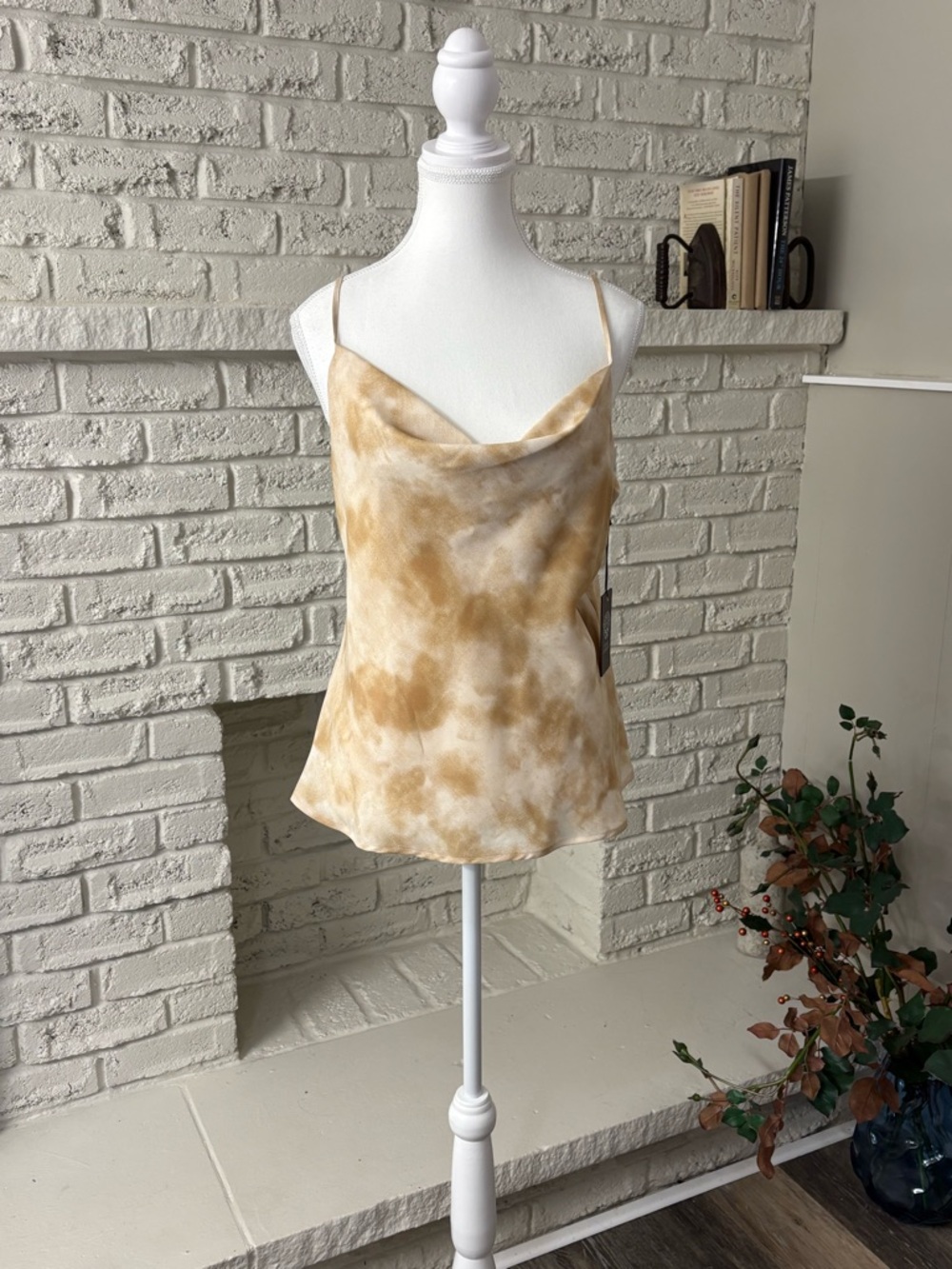 Vince Camuto Tan and Cream Tie-Dye Satin Cowl Cami NWT Size Medium